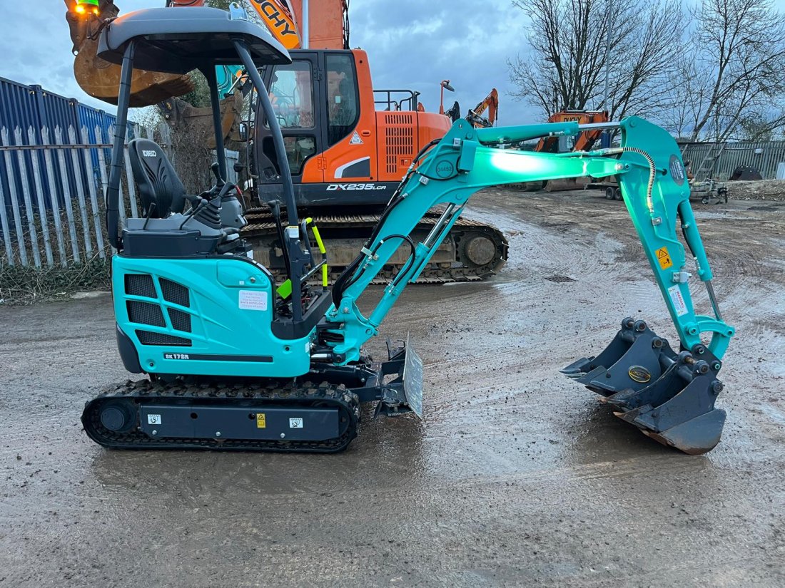 Kobelco SK17 année 2023 avec 43h 23 500€